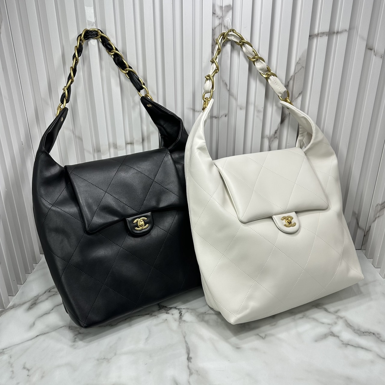 ORI หนังแท้ | CHANEL Large Hobo Bag กระเป๋าสะพายทรงโฮโบใบใหญ่ ภายในโล่งกว้างจุของได้เยอะ มาพร้อมใบเล็กสะดวกใช้งาน รุ่นใหม่สําหรับ Fall 2025