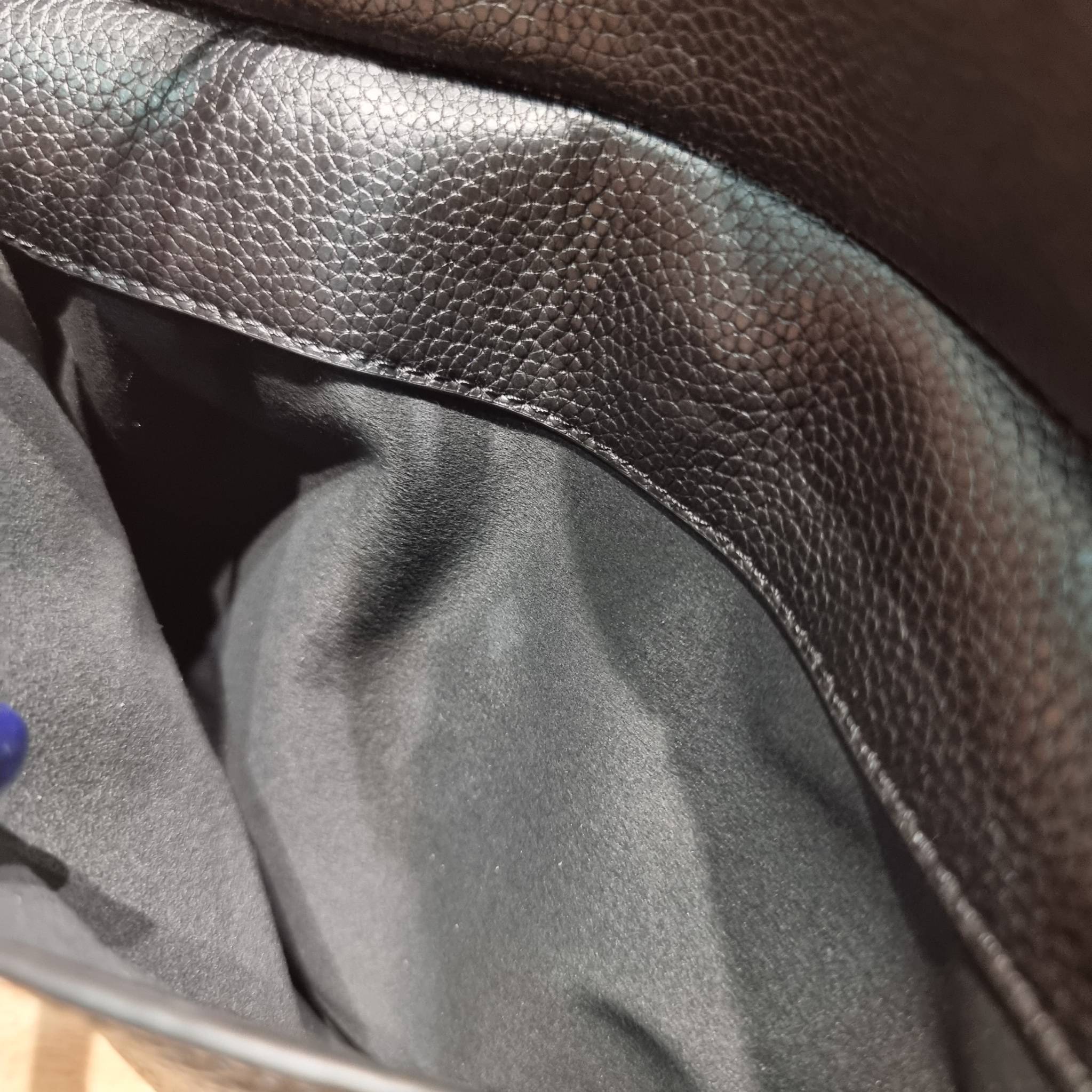 TORY BURCH MILLER TOP HANDLE SATCHEL ใหม่ล่าสุด กับกระเป๋าสะพายรุ่นยอดนิยม ที่มาในดีไซน์ top handle ให้สะดวกใช้ได้มากขึ้นด้วยหูจับในตัว โดดเด่นด้วยโลโก้สีทอง