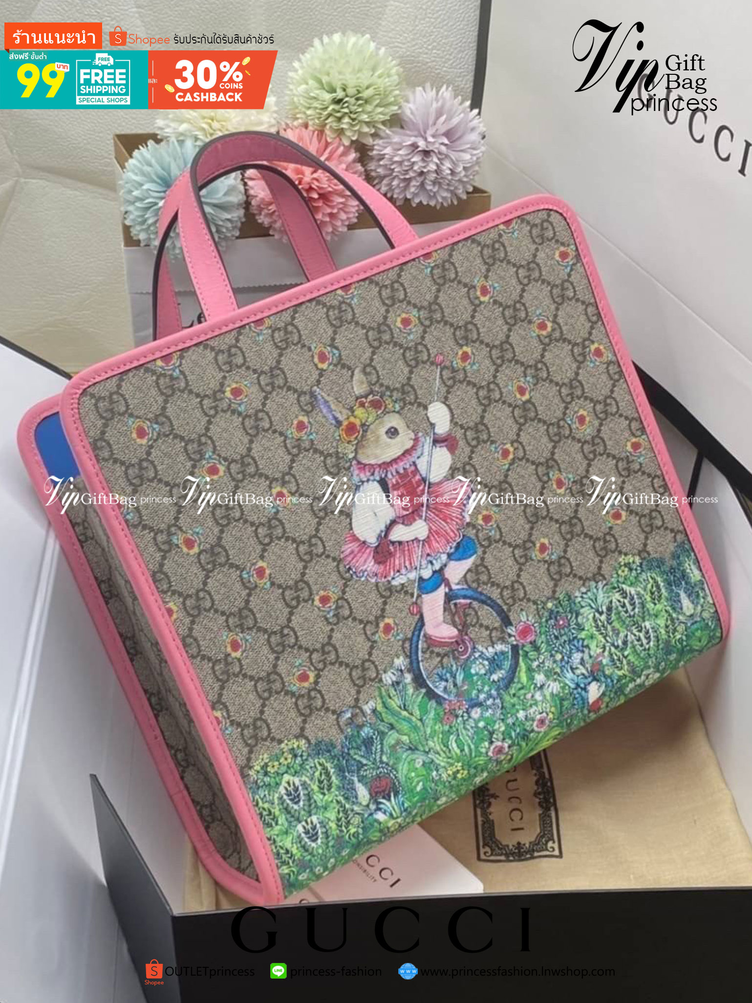 Ori GUCCI Children's tote bag GG kids ที่สุดของความน่ารัก ลิมิเต็ดแบบไม่มีเอาท์ สาวๆสายหวานไม่ควรพลาดด้วยประการทั้งปวงเลยค่าา หนังแท้เกรดดีที่สุด พิมพ์ลายแบรนด์รอบใบเทคเจอร์สวยอยู่ทรง ภายในมีโลโก้กว้างและจุสุดๆใส่สัมภาระได้เยอะ ภาพถ่ายจ