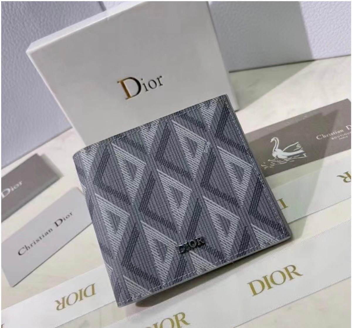 DIOR Wallet CD Diamond Canvas กระเป๋าสตางค์ใบสั้น พร้อมส่งที่ไทย ภาพสินค้าถ่ายจากงานขายจริง ใช้งานต่างประเทศได้