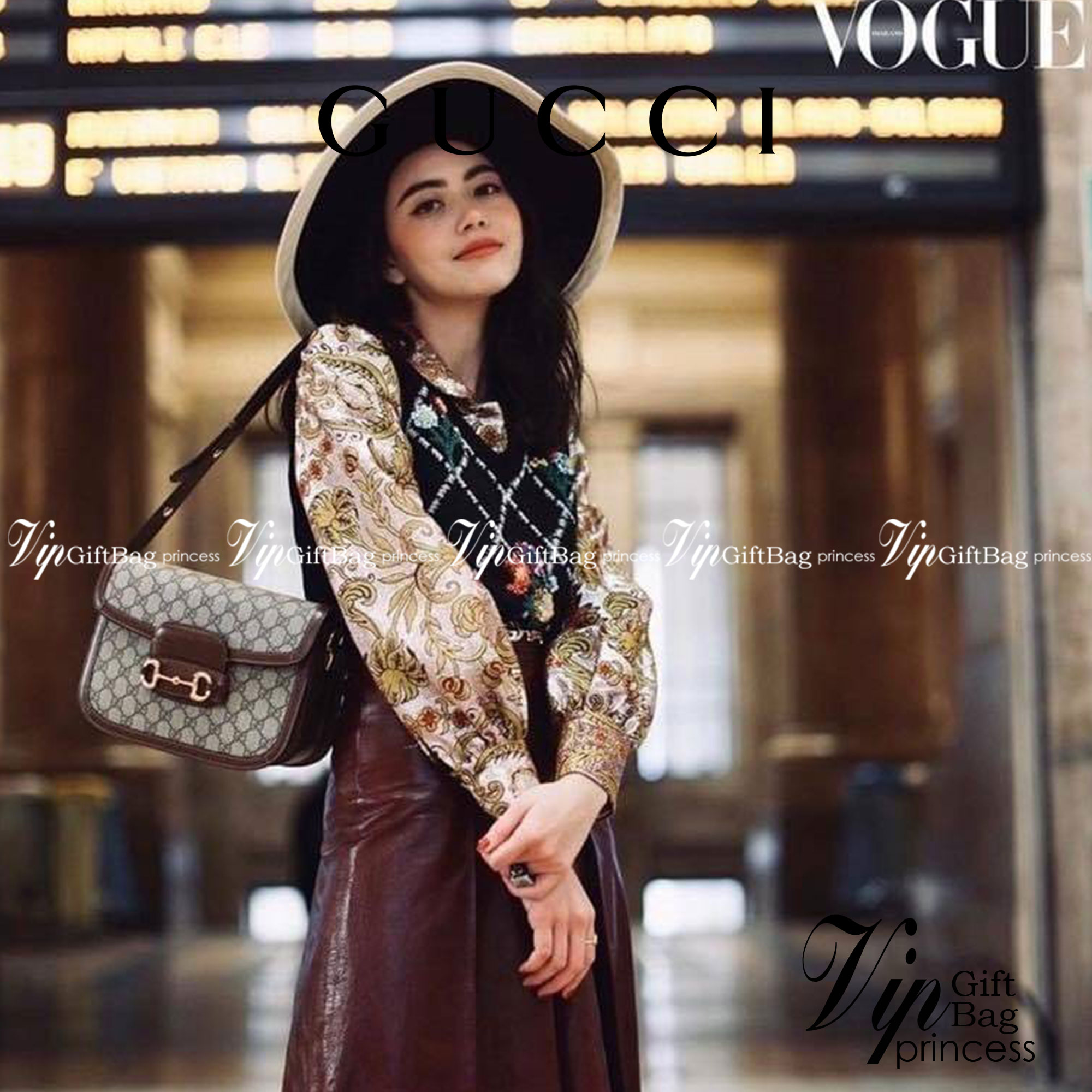 Gucci Horsebit Shoulder Bag กระเป๋าสะพายไหล่ วัสดุผ้าใบ GG Superme ตัดแต่งหนังแท้ สายสะพายไหล่ปรับระดับได้ ด้านในมี 1 ช่องซิป อะไหล่ทองหรูหรา ดาราเซเลปใช้เพียบ ไม่มีเอ๊า เรียบหรูดูแพงสุดๆค่า