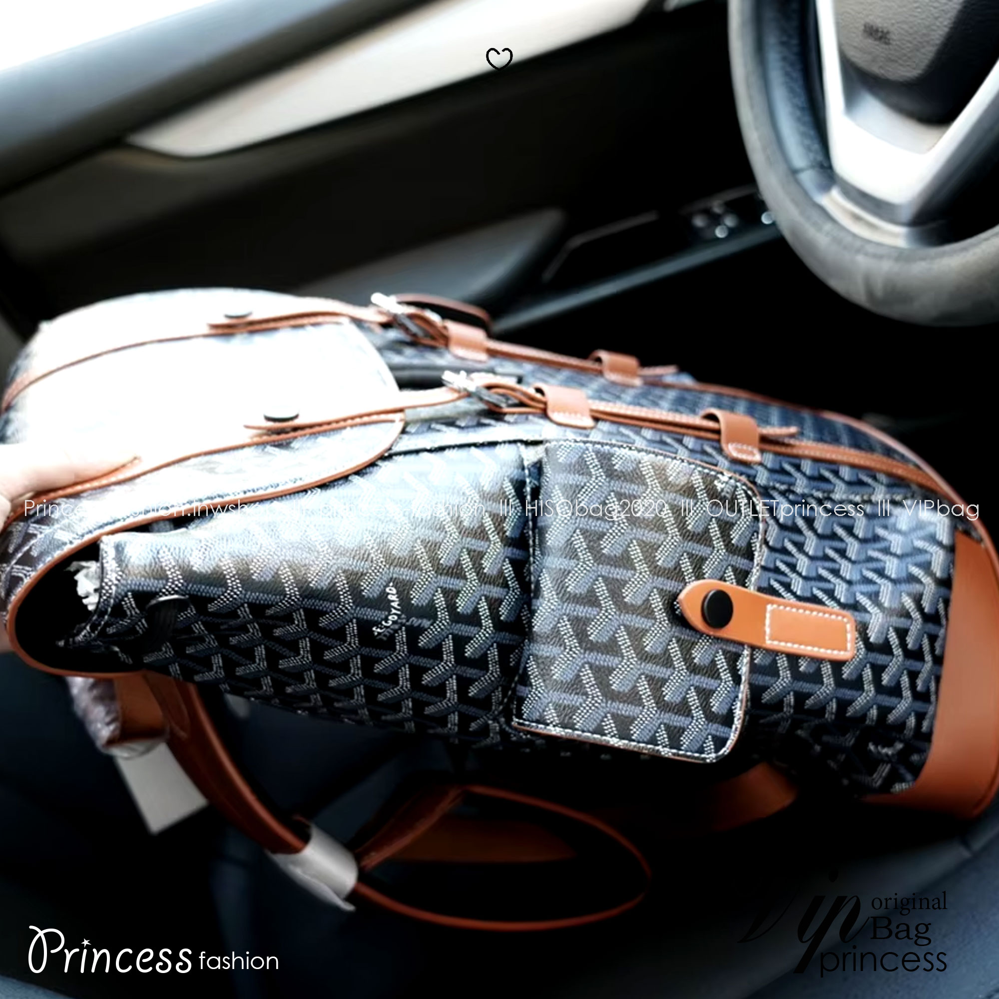 Goyard Backpack Bag Large Size กระเป๋าเป้ใบใหญ่ ดีไซน์สวยคลาสสิกเป็นเอกลักษณ์ ใช้ได้ทั้งหนุ่มๆและสาวๆ ตกแต่งลวดลายโลโก้แบรนด์เรียบหรู ภายในจุของได้เยอะมาก ใหญ่จริง!! ใบนี้คุ้มค่าราคามากๆ ทั้งดีไซน์และฟังก์ชั่นการใช้งาน ตอบโจทย์แน่นอน จะใส่เสื้อผ้าสำหรับ s