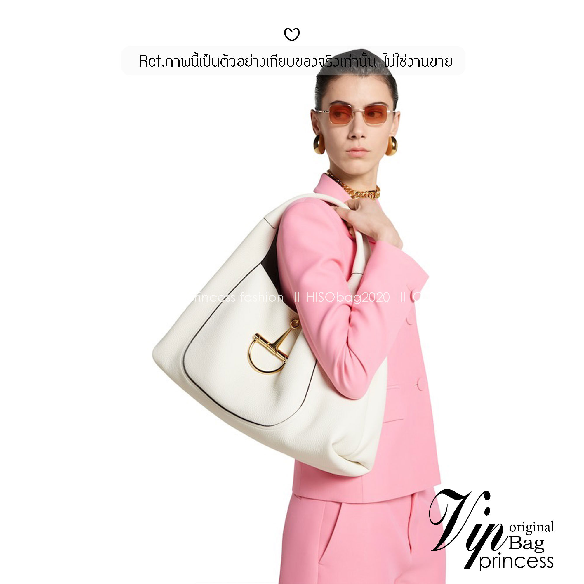 Gucci Softbit maxi shoulder bag โฉมใหม่ล่าสุด กับกระเป๋าสะพายรูปทรงใหม่เรียบหรูด้วยหนังลายเกรน ใบใหญ่จุใจพร้อมใบลูกเข้าเซ็ท ตกแต่งอะไหล่ Horsebit ครึ่งรูปขนาดใหญ่ด้านหน้าสวยหรูโดดเด่น สวยผู้ดี ดารา เซเลปใช้กันเพียบ