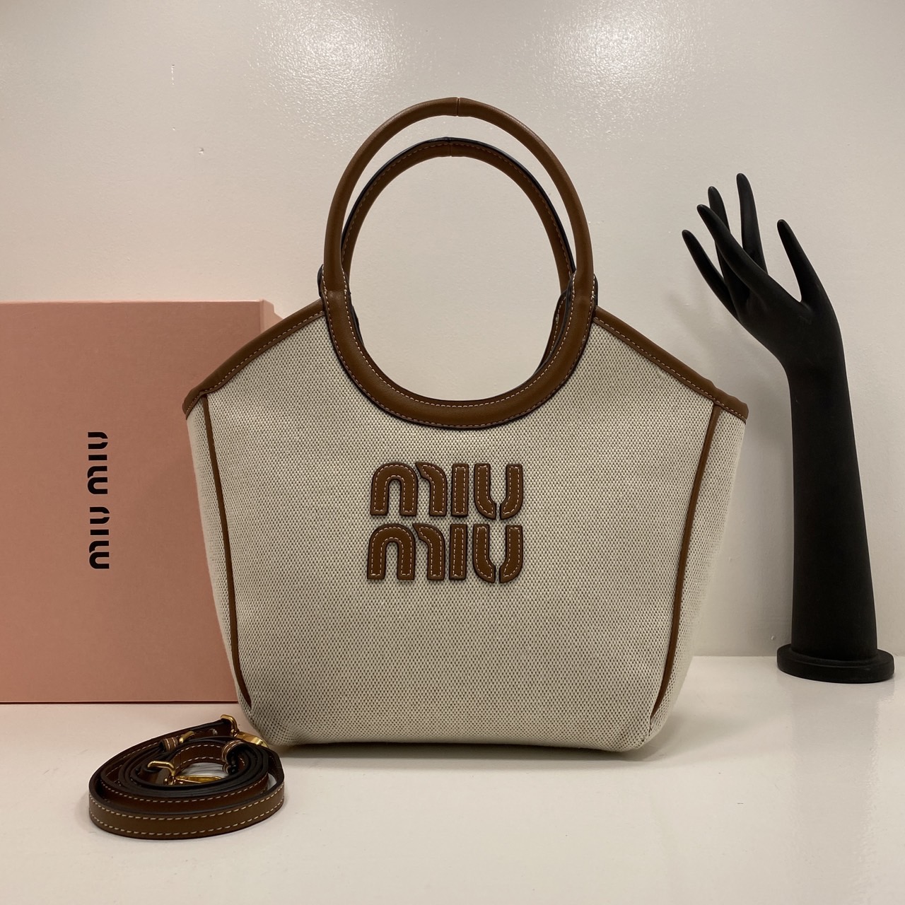 MIU MIU IVY TOTE BAG กระเป๋าถือ/สะพายทรงโท้ท คิ้วท์สุด จุของได้เยอะ เกรดออริ 1:1