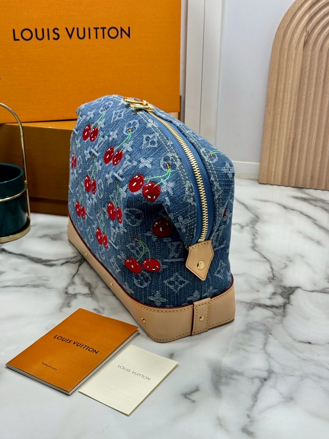 ORI หนังแท้ | LV x TM Cosmetic Pouch GM Monogram cherry denim กระเป๋าทรงพอช กระเป๋าเครื่องสำอางสไตล์โมโนแกรมเดนิม ตกแต่งด้วยงานปักเชอร์รี่สุดน่ารัก