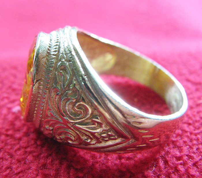 สินค้าหมดค่ะ แหวนพลอยบุษราคัมเนื้อทองเหลือง(เหมาะกับราศีพิจิก,คนเกิดปีวอก)แบบเล็กค่ะ