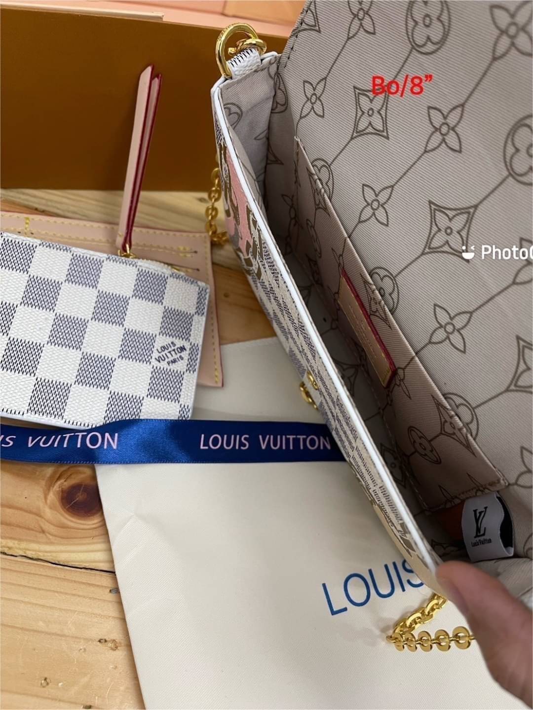 LV Felicie Pochette Damier Azur Canvas - Wallets and Small Leather / LV DAMIER AZUR POCHETTE WITH NAUTICAL PRINT คอลใหม่ที่มอบสีสันสดใสรับ summer ได้ดี กับกระเป๋าสะพายทรงพอช ดีไซน์ออกมาให้ใช้งานได้หลากหลาย