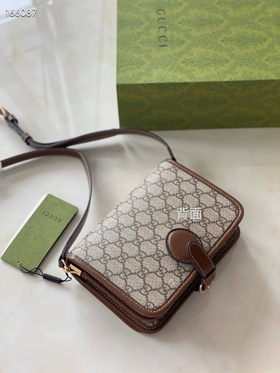 ออริจินอล Gucci Mini shoulder bag with Interlocking G กระเป๋าสะพาย อีกหนึ่งในสัญลักษณ์ที่สำคัญของแบรนด์ Interlocking G แคนวาสโมโนแกรมสวยงาม