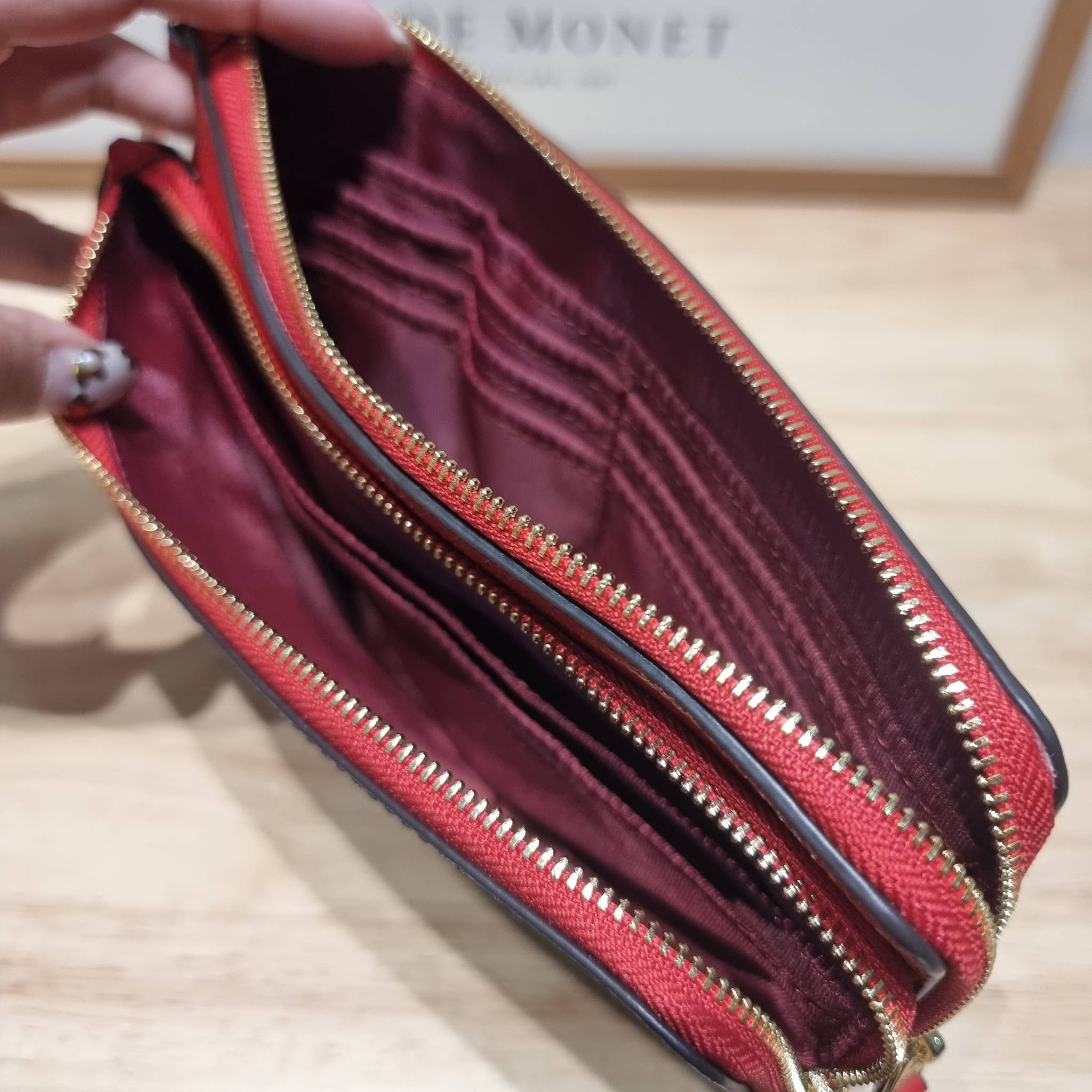 COACH DOUBLE ZIP WALLET IN SIGNATURE CANVAS / C5576 / C5610 / C7313 พร้อมส่ง 8 สี ใหม่ล่าสุด คอล 2023 กระเป๋าคล้องมือใบใหญ่ ดีไซน์ใหม่เล่นระดับ เพิ่มลูกเล่นและดีเทลให้ดูน่าใช้ยิ่งขึ้น