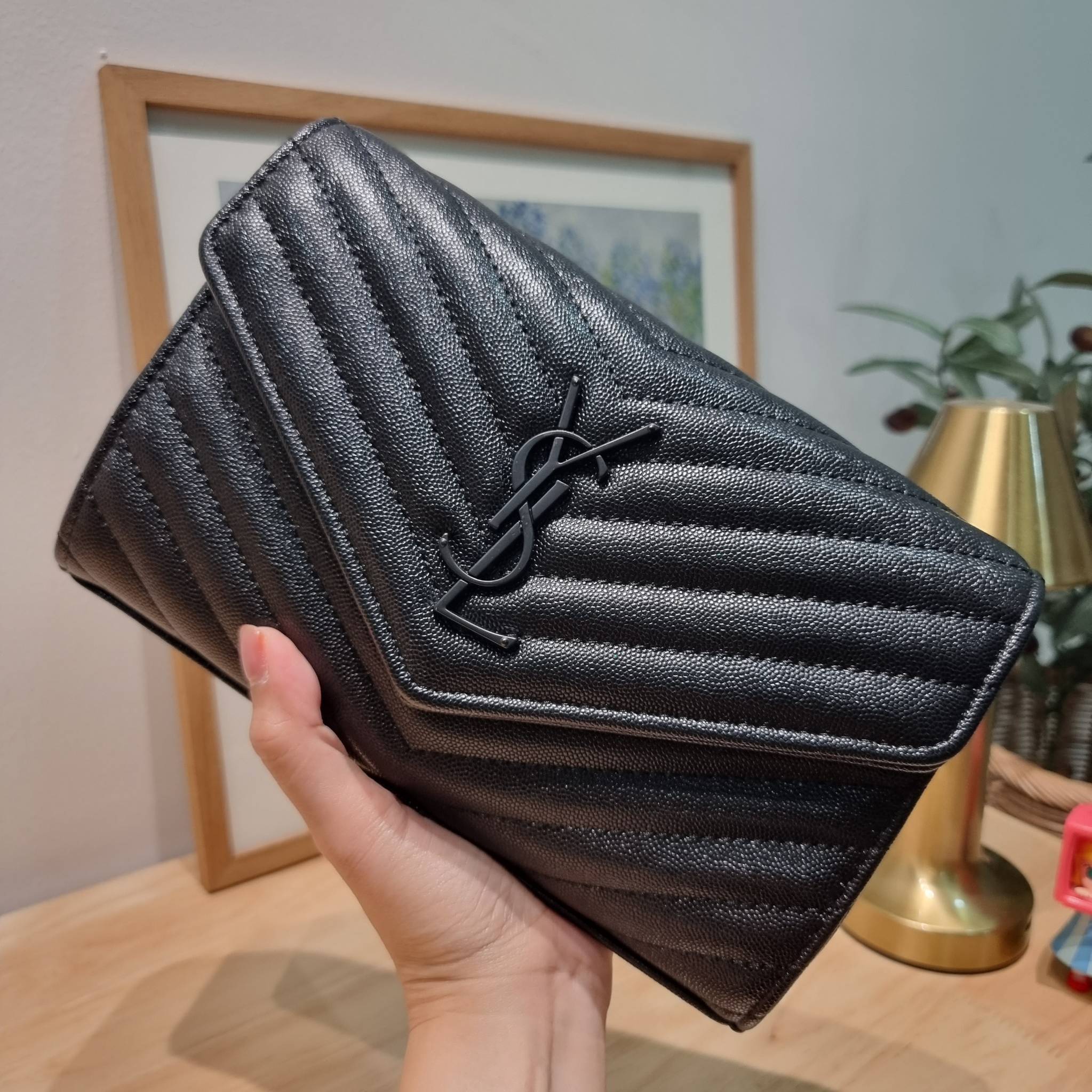 YSL WOC 9 ไม่เคยผิดหวังจริงๆ!! กับรุ่นที่สาวๆรู้กัน Yves Saint laurent clutch bag with chain กระเป๋าสะพายทรง woc สุดฮอต ดีไซน์เรียบหรู