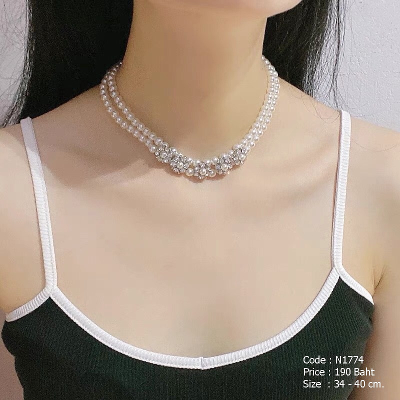 สร้อยคอโชคเกอร์มุกสองเส้น ล้อมเพชร cz