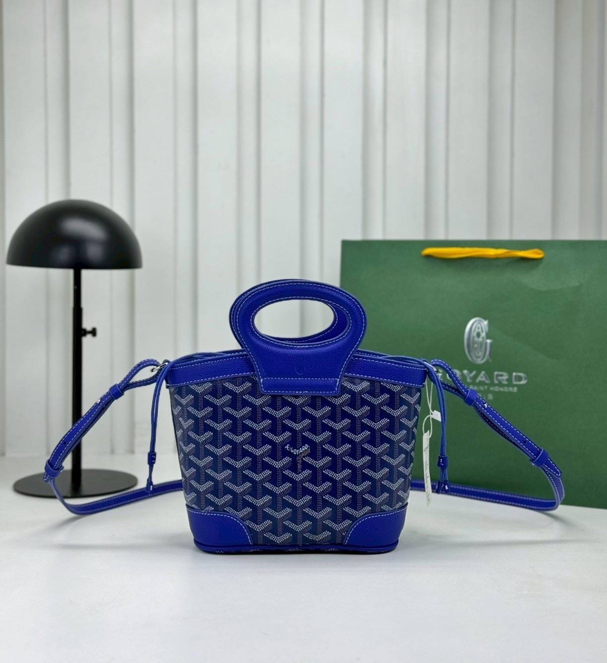 ORI หนังแท้ | Goyard Beluga Mini Bag กระเป๋าสะพายทรงบัคเก็ต พร้อมหูจับในตัว สะดวกใช้งาน ด้านในเป็นผ้าดีไซน์ผูก เพิ่มความน่ารักน่าใช้ สวยมากค่ะ