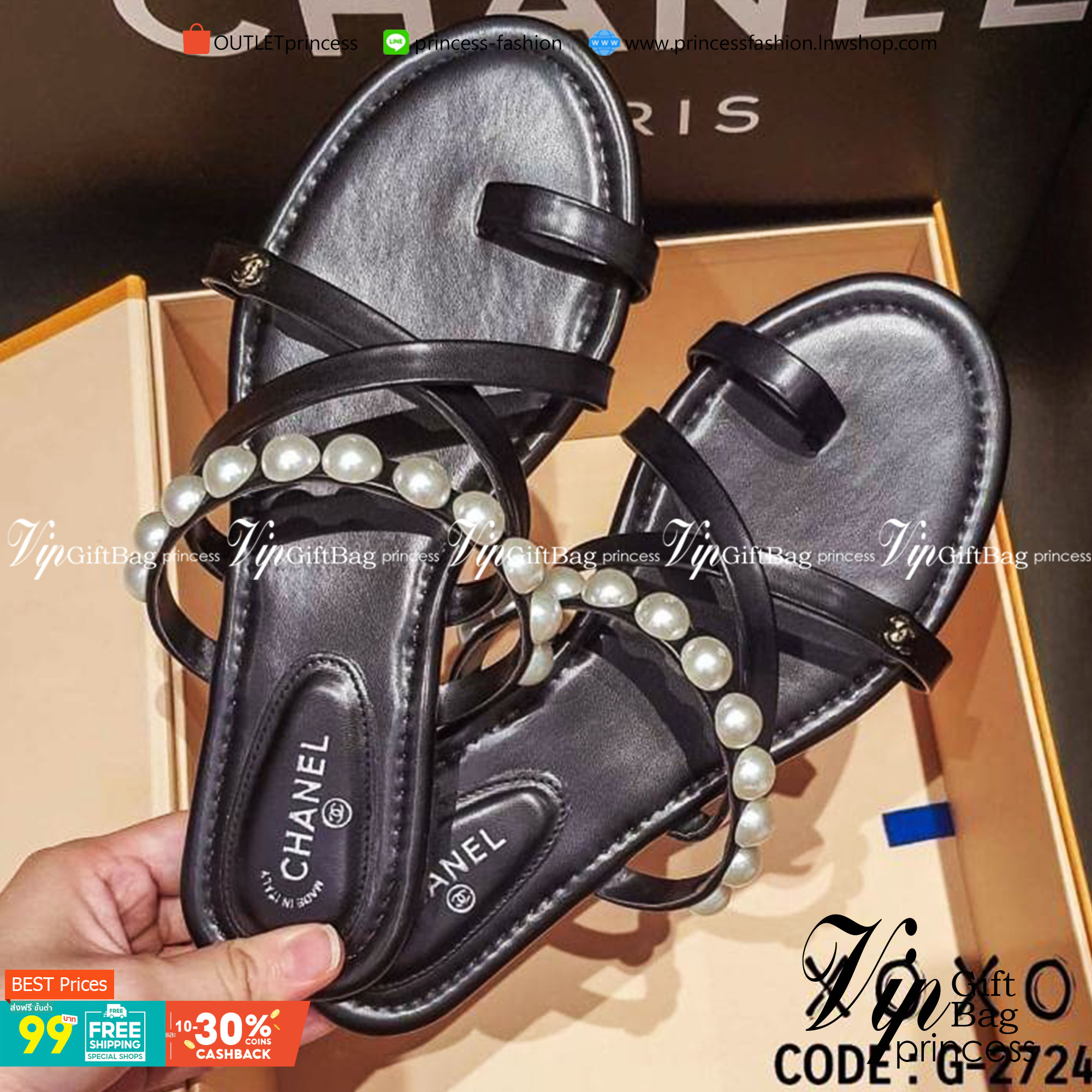 Chanel Sandels with Pearl แตะ สวม ชิคๆ วัสดุหนัง PU สวมโป้งคาดครอสเอ็กซ์ ด้านบนแต่งไข่มุกสวยละมุน พร้อมติดอะไหล่โลโก้แบรนด์