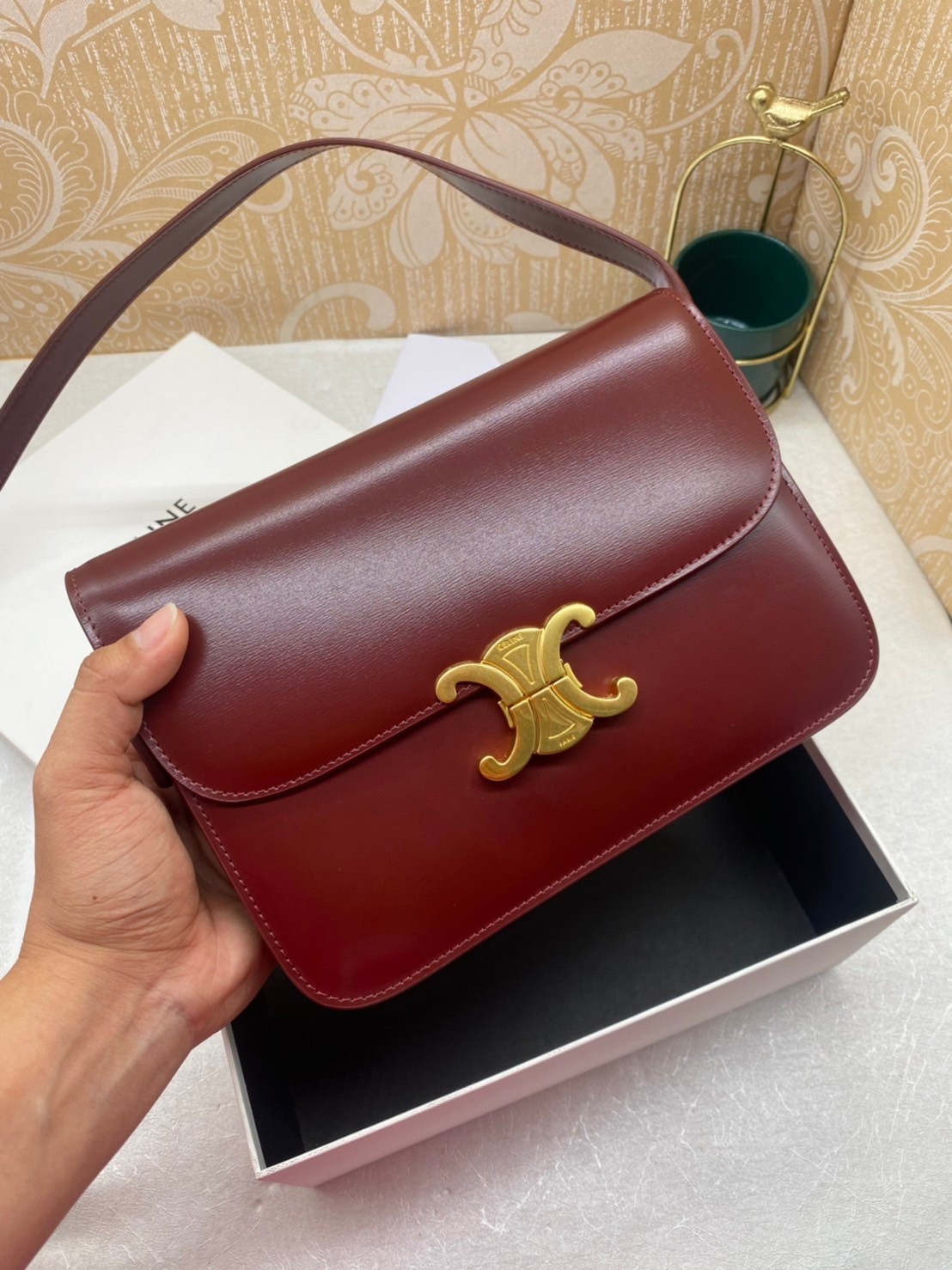 MEDIUM 22cm : CELINE CLASSIQUE TRIOMPHE BAG IN SHINY CALFSKIN / Celine Triomphe Bag / Celine Bag พร้อมส่ง 10 สี เกรดออริ 1:1 กระเป๋าแบรนด์หรูที่ควรมีแห่งปี