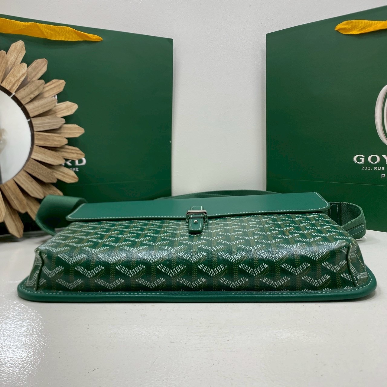 ORI หนังแท้ | Goyard Coursier Messenger bag กระเป๋าแมสเซ็นเจอร์ดีไซน์ใหม่ กะทัดรัดใช้งานได้อย่างคล่องตัว เหมาะมากสำหรับสายสปอร์ต ที่สุดของความหรูตอบโจทย์การใช้งาน ใบจริงสวยงามตามรูปค่ะ