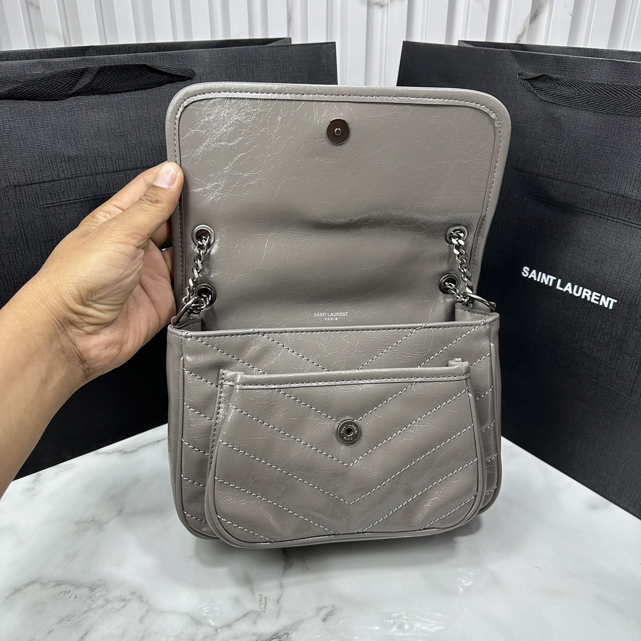 Small YSL Niki shoulder bag 9" กระเป๋าสะพายทรงคลาสสิค รุ่นยอดนิยมของแบรนด์ที่ใครๆก็ต้องมีใช้ ดีไซน์เรียบหรู 🧡เกรดออริ ใช้งานต่างประเทศได้