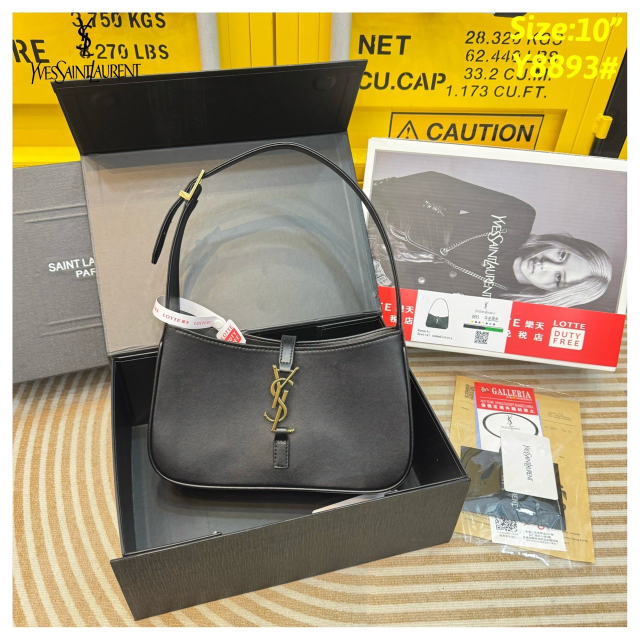 YSL le 5 à 7 Hobo Bag กระเป๋าสะพายไหล่ดีเทลหรู ฮอตไม่หยุด ฉ่ำสุดตัวแม่ คลาสสิค ดีเทลหรู สวยครบทุกมุมตอบโจทย์ทุกไลฟ์สไตล์ ใช้งานได้ง่ายและสะดวก หนังเรียบสวยน้ำหนักเบา คมชัด ดูแพงที่สุด