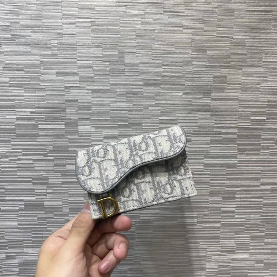 หนังแท้ DIOR SADDLE FLAP CARD HOLDER พร้อมส่งที่ไทย กระเป๋าใส่การ์ดงานหนังแท้และผ้าแจ็คการ์ด เกรดเทพออริจินอล ภาพสินค้าถ่ายจากงานขายจริง ใช้งานต่างประเทศได้