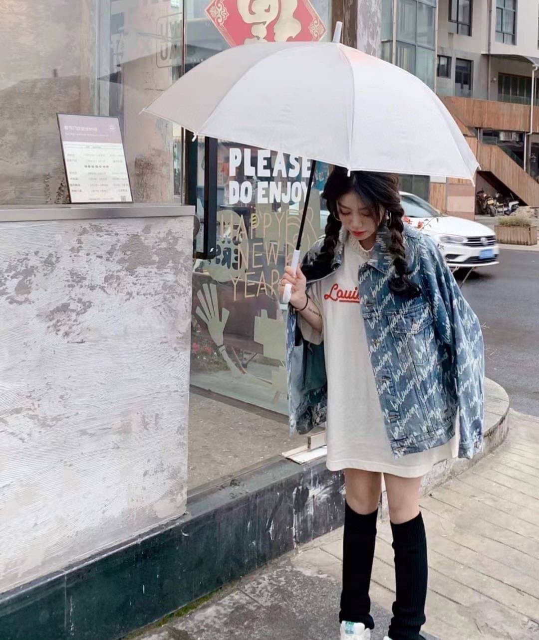 Balenciaga all-over logo denim jacket / BALENCIAGA Jacket เกรดออริจินอล มีป้ายแท็กที่คอเสื้อ ใส่ได้ทั้งผู้หญิงผู้ชาย พร้อมส่งที่ไทย