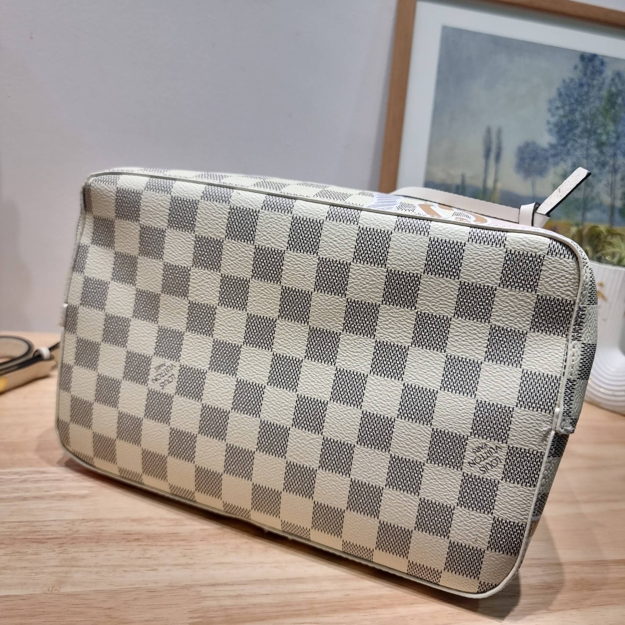 LV Neonoe MM Damier Azur New Spring Collection - Nautical อีกหนึ่งรุ่นท็อปฮิต กับดีไซน์ใหม่ต้อนรับฤดูร้อน กับกระเป๋าสะพายทรงบัคเก็ตใบใหญ่