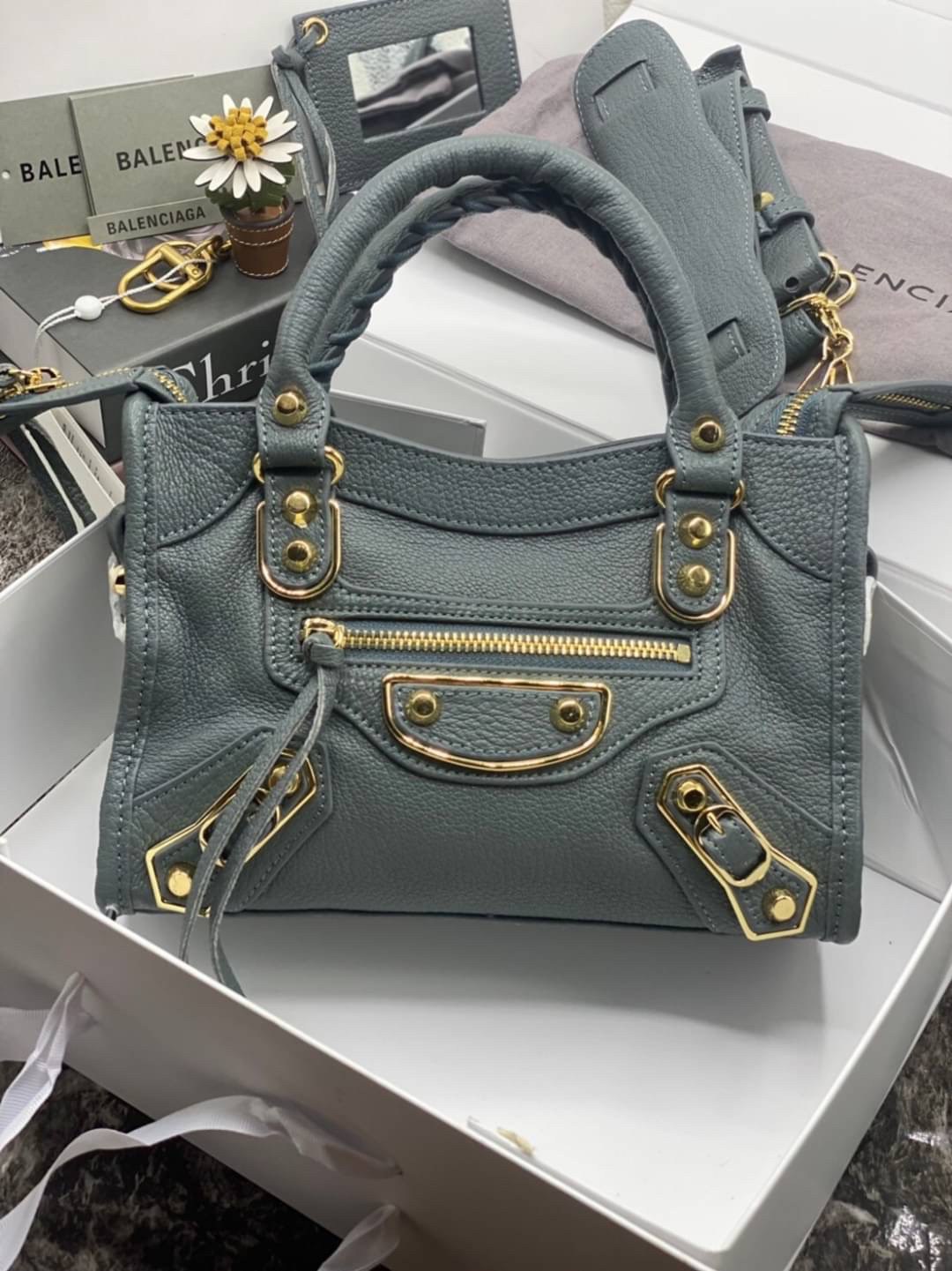 VIP 】หนังแท้ BALENCIAGA Classic City Mini Shoulder Bag พร้อมส่งที่ไทย โทนสีสวยละมุน