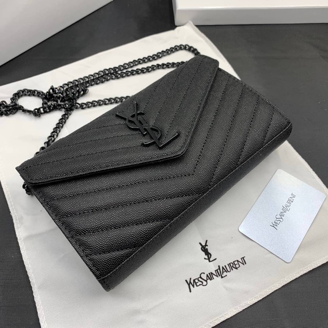 VIP GIFT 】หนังแท้ YSL WOC 9" Saint Laurent Chain Wallet Envelope Woc Monogram Black Leather Cross Body Bag กระเป๋าเงิน wallet on chain ที่มาพร้อมสายสะพายแบบโซ่ ขนาด 9” หนังวัวติดโลโก้ YSL มีทั้งอะไหล่เงิน ทอง และดำ ด้านในมีช่องซิป และช่องใส่การ์ด เรี