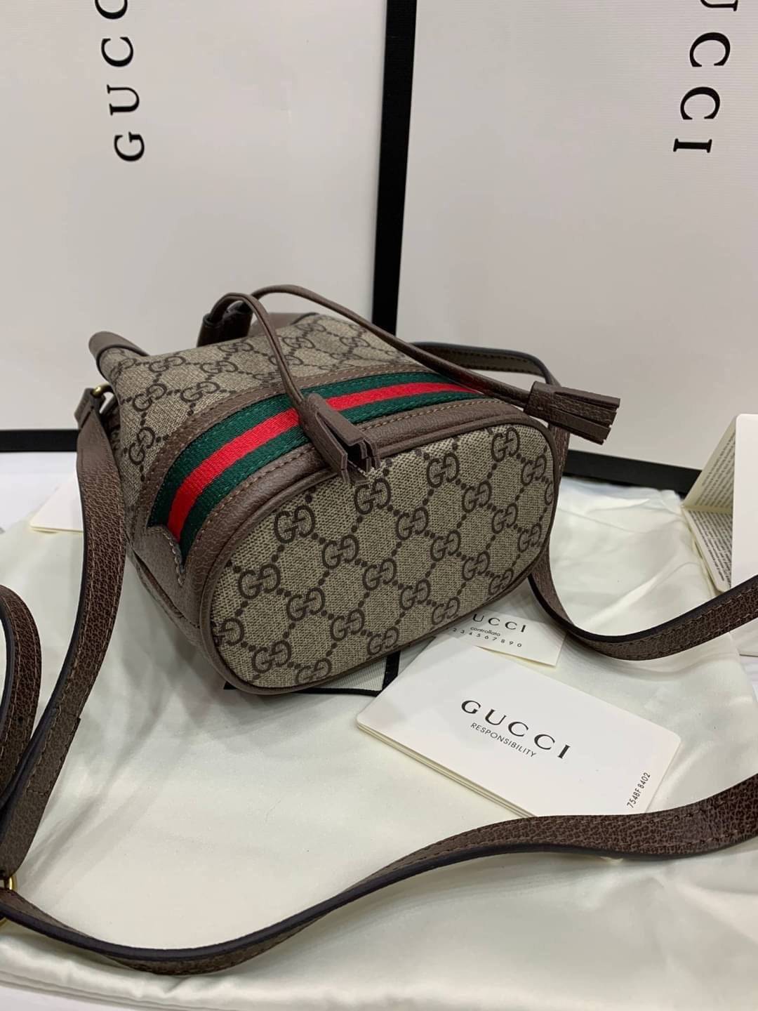 พรีเมี่ยมกิ๊ฟแท้ 100% 】GUCCI Ophidia mini GG bucket bag งานหนังแท้ รุ่นยอดนิยมใบขนาดน่ารักน่าใช้ กระเป๋าทรงบัคเก็ต สีผู้ดี๊ผู้ดี ตัวกระเป๋าดีไซน์คลาสสิค วัสดุหนังแท้ สวยคมทุกมุม ควรมีเลยค่าาา