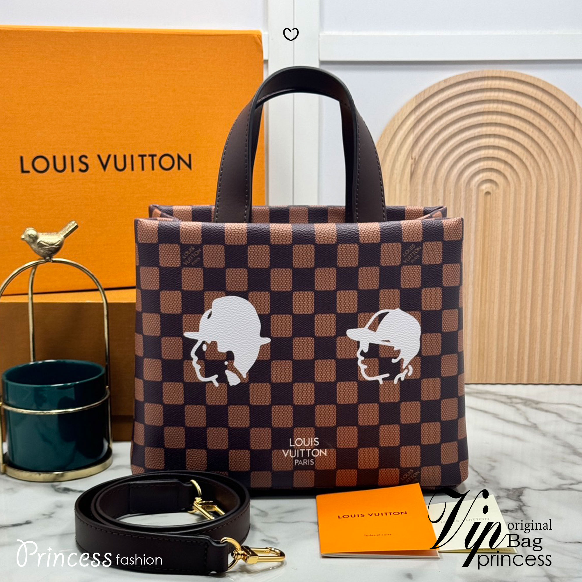 TOP ORI หนังแท้ | LV Mini Shopper Tote Bag Damier Phriendship Canvas กระเป๋าทรงโท้ท ดีไซน์แครี่ออลขนาดเล็กที่ได้แรงบันดาลใจจากดีไซน์กระเป๋าช้อปปิ้งคลาสสิก