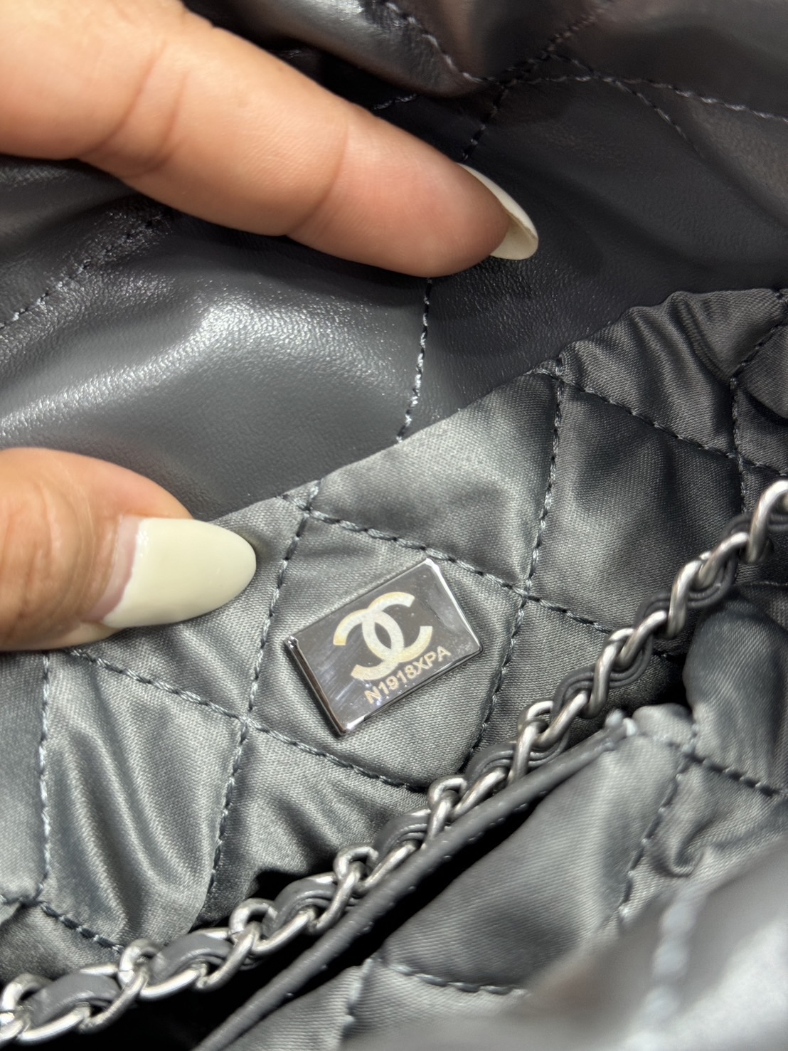 พร้อมส่ง 11 สี ORI หนังแท้ | CHANEL 22 Mini Handbag กระเป๋าสะพายสุดหรู รุ่นยอดนิยม 🤍 เกรดออริจินอล หนังแท้ ภาพถ่ายจากงานขายจริง ใช้งานต่างประเทศได้