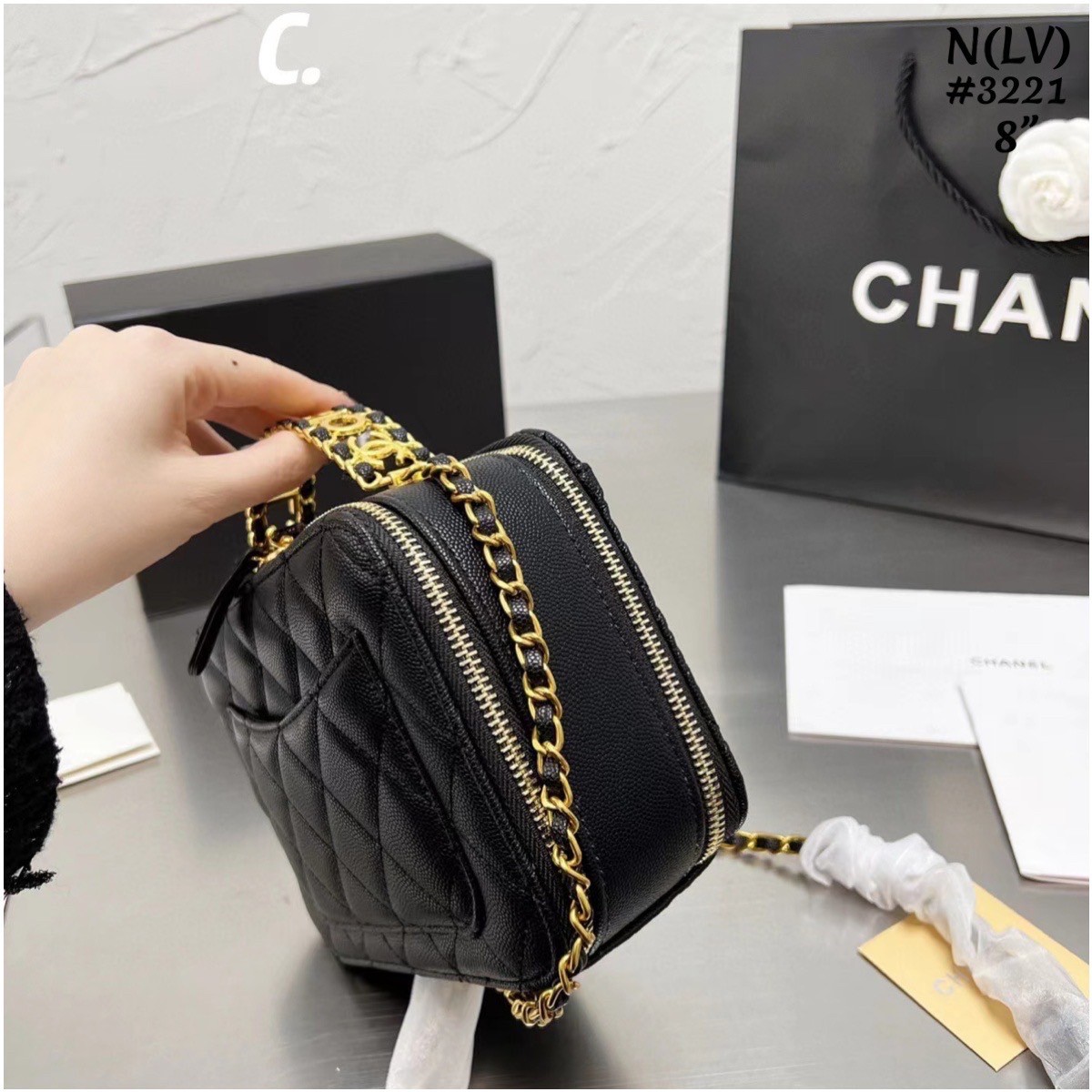 Chanel 22s vanity Handle black caviar / Chanel Vanity Case / Chanel Box พร้อมส่ง กระเป๋าสะพายทรงกล่อง ใช้งานต่างประเทศได้ ภาพถ่ายจากงานขายจริง
