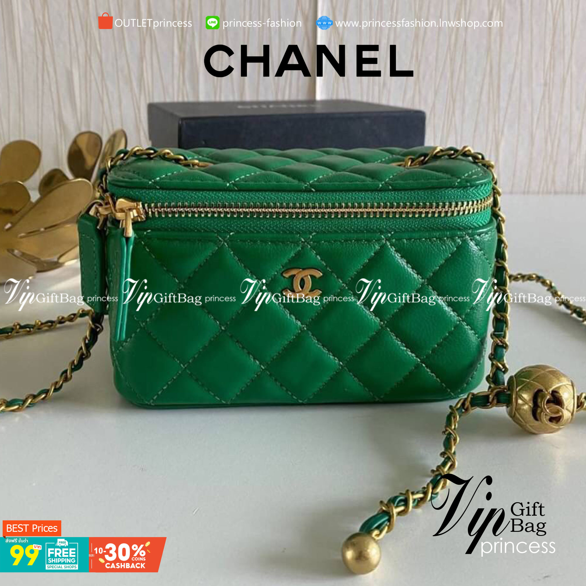 VIP GIFT 】หนังแกะแท้ CHANEL Box With Chain สายโซ่ทองหรูมาก หนังเรียบฟู ขึ้นเงา กระทบแสงยิ่งสวยค่าา โทนสีสวยสดใส เหมาะมากสำหรับสาวๆ ชิคๆ ต้องบอกเลยรุ่นนี้เหล่าเซเลบใช้กันเยอะมากๆ แค่อะไหล่ก็หรูไปเดินครึ่งแล้วค่าา😁 พร้อมส่งที่ไทยที่นี่ที่เดียว