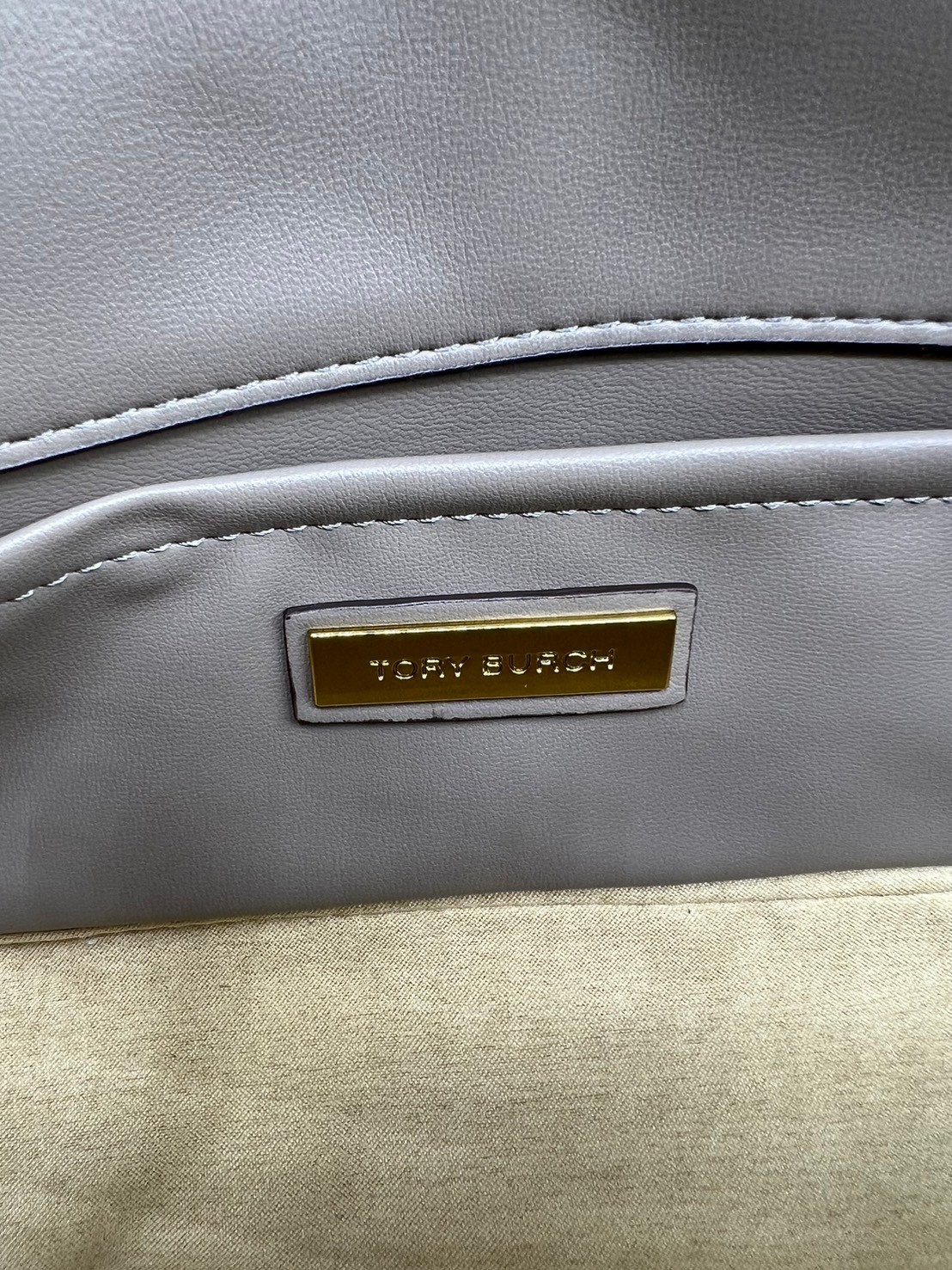 Tory Burch Kira Chevron Flap Small Shoulder Bag กระเป๋าสะพายดีไซน์รูปทรงคลาสสิค ดูผู้ดีหรูหรา เกรดออริ สลับแท้ 1:1 ใช้งานต่างประเทศได้