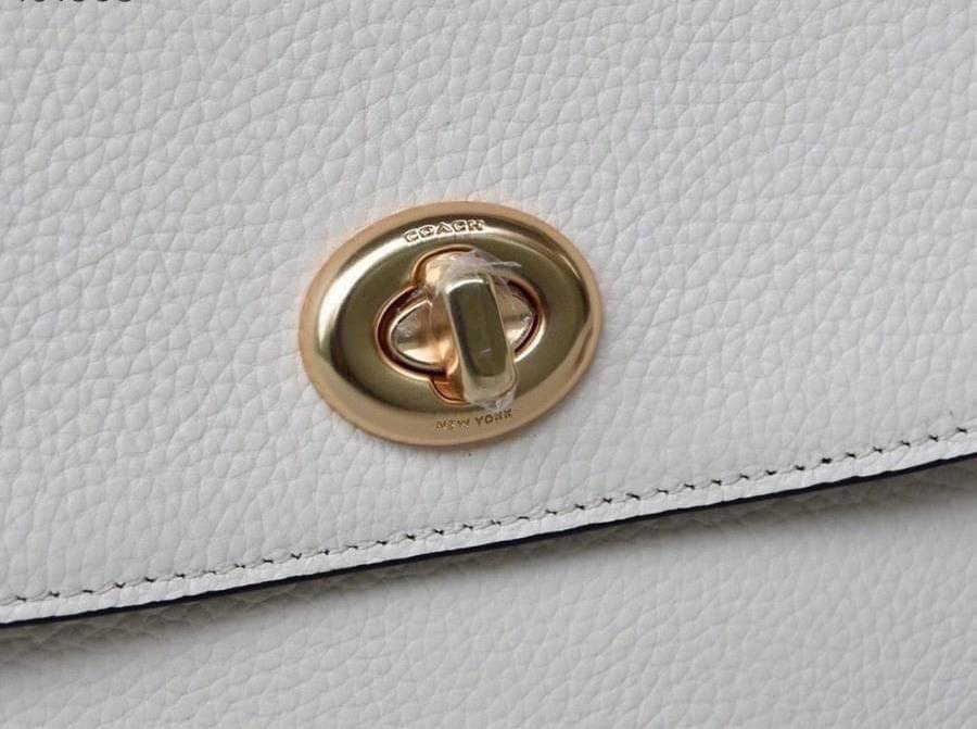 COACH MARLIE TOP HANDLE SATCHEL BAG (COACH C1765) กระเป๋าหิ้ว//สะพายข้าง//สะพายครอสบอดี้ร์ได้ หนังแท้สวยงามค่ะ เปิดปิดกระเป๋าแบบหมุนล็อคใช้งานง่าย ภายในโล่งสามารถใส่กระเป๋าเงินใบยาวได้;ของจำเป็นได้ครบค่ะ;มีช่องซิปและช่องโล่งให้ใส่ของจุกจิกนะคะ มาพร้อมสายส