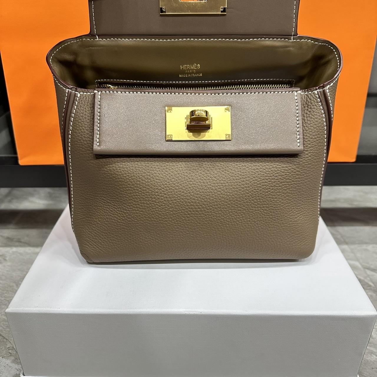 HERMES Hermes 24/24 Mini bag 20cm กระเป๋าถือ/สะพายแบรนด์หรู เอกลักษณ์ของความสง่างาม เกรดออริ สลับแท้ 1:1 ใช้งานต่างประเทศได้