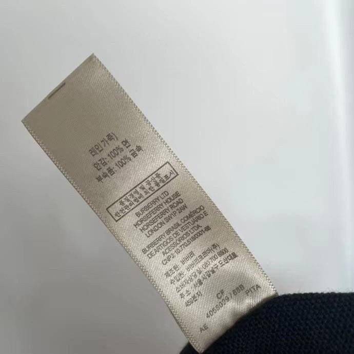 Burberry House Check Derby Canterbury Leather Tote / Burberry Tote Bag กระเป๋าถือหรือสะพายไหล่ วัสดุ canvas +หนังแท้ ภายในโล่ง มี1ช่องซิปและ2ช่องเล็กใส่ตังค์ใส่บัตร น้ำหนักเบา จุของได้เยอะ ครบจบใบเดียวทั้งเที่ยวและไปทำงานคุ้มสุดๆ ไม่ควรพลาดเลยค่า