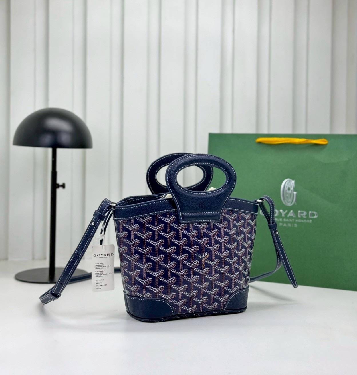 ORI หนังแท้ | Goyard Beluga Mini Bag กระเป๋าสะพายทรงบัคเก็ต พร้อมหูจับในตัว สะดวกใช้งาน ด้านในเป็นผ้าดีไซน์ผูก เพิ่มความน่ารักน่าใช้ สวยมากค่ะ