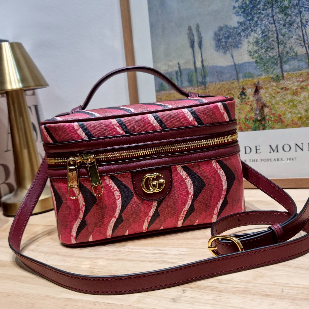 Gucci Lunar New Year Printed super mini bag ไอเท็มหายากสุดปัง กระเป๋าสะพายรุ่นรับทรัพย์ คอลเลคชั่นใหม่พร้อม box set โทนสีใหม่ของแบรนด์