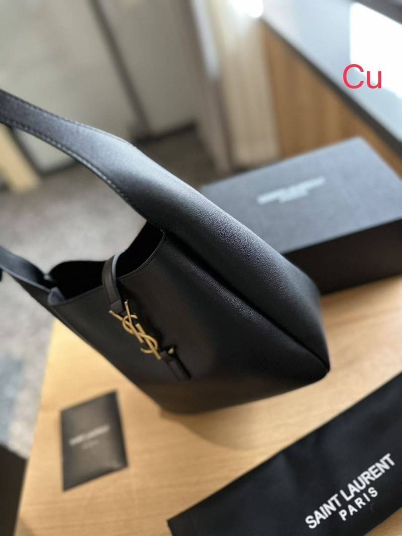 YSL HOBO BAG / YSL LE 5 À 7 SOFT IN SMOOTH LEATHER กระเป๋าสะพายทรงโฮโบ สวยฟาด ดาเมจคือร้อนฉ่าสุดๆ! ดีไซน์สุดคลาสสิค ควรมีที่สุดค่า