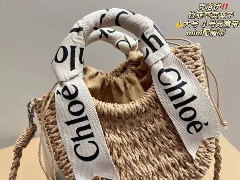 Chloe Straw Handbag Summer Beach Weave / CHLOE woody basket mini bag 8" กระเป๋าสานสไตล์มินิมอล ซับในผ้าอย่างดี มาพร้อมผ้าผูกหูกระเป๋า สวยลงตัวรุ่นนี้ไม่ควรพลาดน้า สวยปังไม่ไหว ภาพสินค้าถ่ายจากงานขายจริง น่ารักมากค่ะ