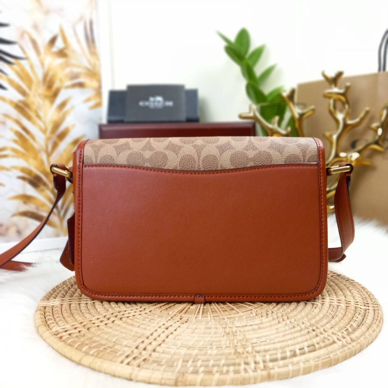 OUTLET 】COACH STUDIO SHOULDER BAG IN SIGNATURE CANVAS (COACH C6639) โอ้โห!! ตลึงเลย สวยฟาดมากๆเทอ!! 🌺ห้ามพลาดนะยูวว🤩รุ่นคลาสสิค เรียบหรู ดูแพงสุดๆ //พร้อมส่งก่อนใคร ยังไม่มีในช็อปไทยนะยูวว😘//กระเป๋าสะพาย คลอสบอดี ดีไซน์เฉียบ สายปรั