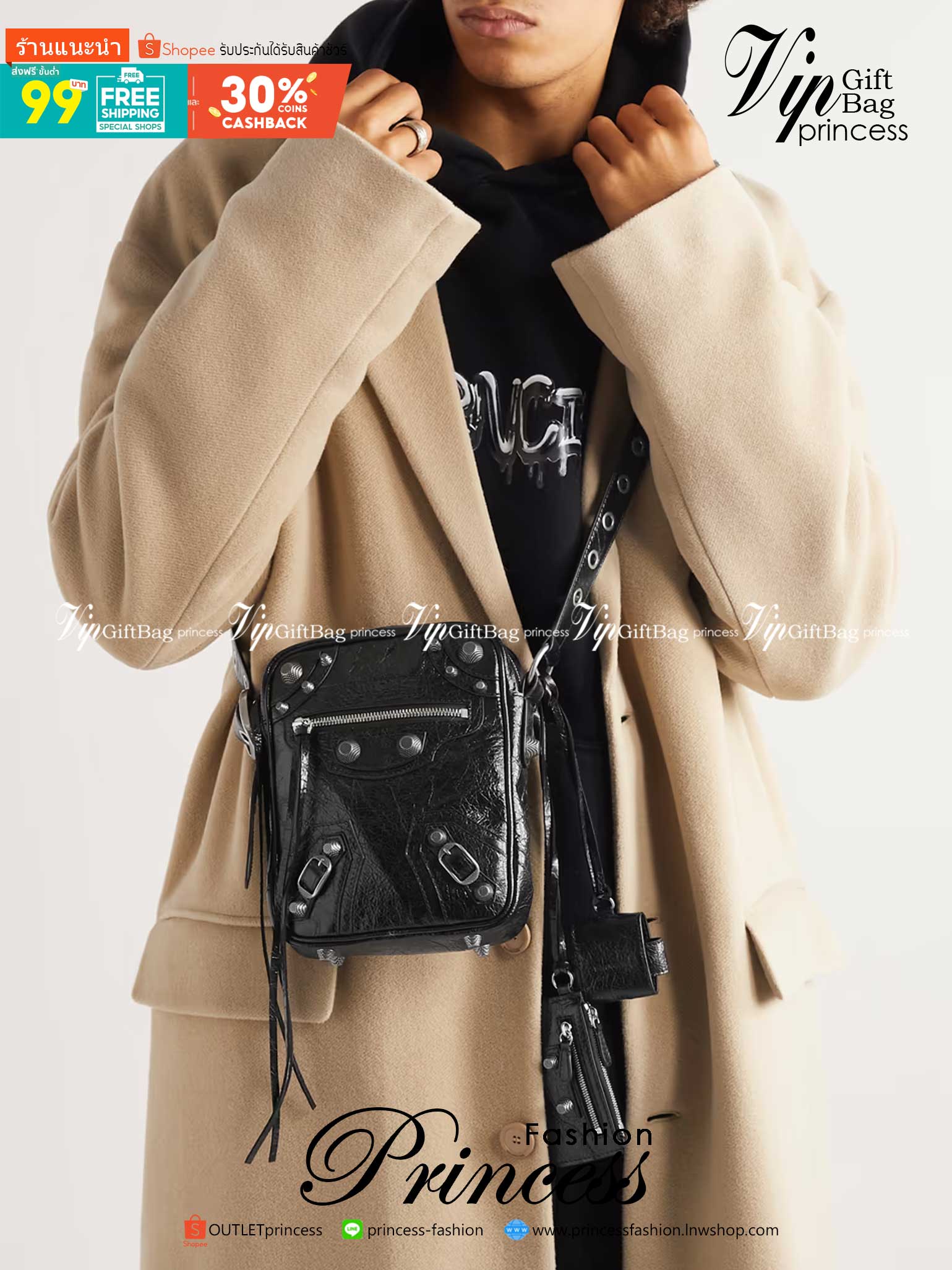 BALENCIAGA Le Cagole Men Crossbody Bag in Black / BALENCIAGA Messenger Bag กระเป๋าสะพายเท่ๆ คลาสสิกแบล็ค หนุ่มๆ หรือสาวเท่ ห้ามพลาดเชียวค่ะ ภาพถ่ายจากงานขายจริง ใช้งานต่างประเทศได้