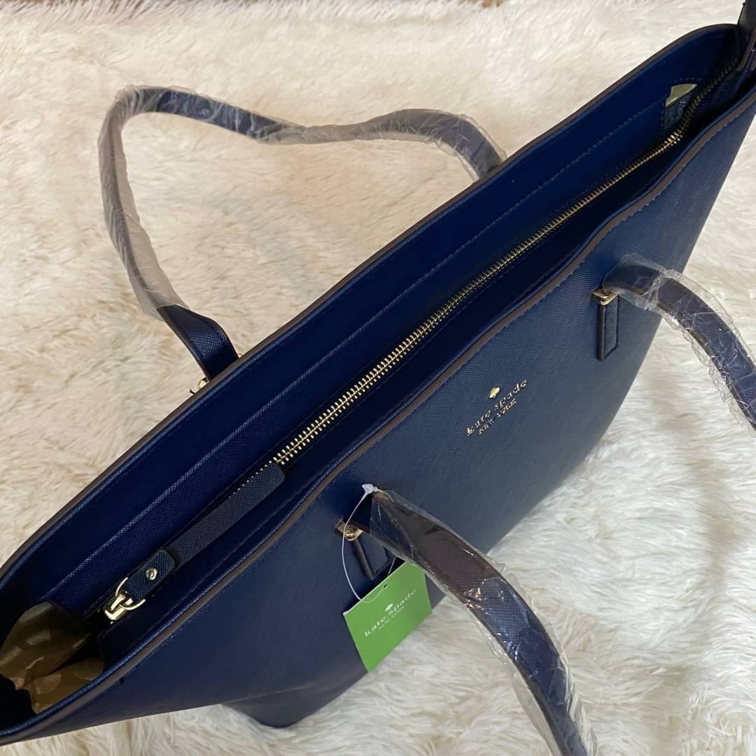 ของแท้ Kate Spade new york shopping large bag กระเป๋าถือ หรือคล้องไหล่ได้ ด้านหน้ามีโลโก้แบรนด์