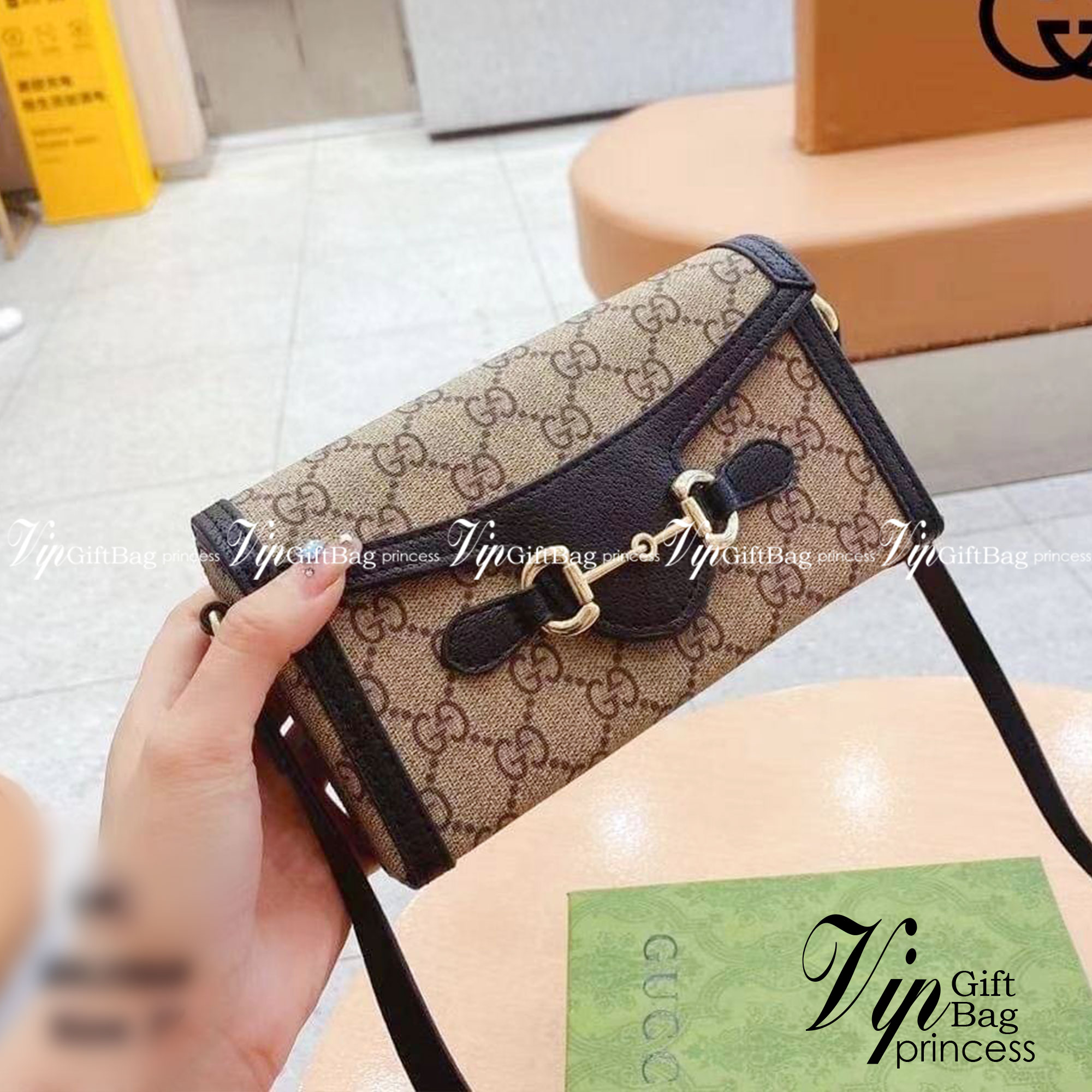 Gucci Horsebit 1955 Mini Bag / Gucci Mini Crossbody Bag / Gucci Phone Bag กระเป๋าสะพายข้าง/สะพายไหล่ สวยเก๋ น่ารัก คุณภาพดี สวยตรงปก ราคาสุดคุ้ม