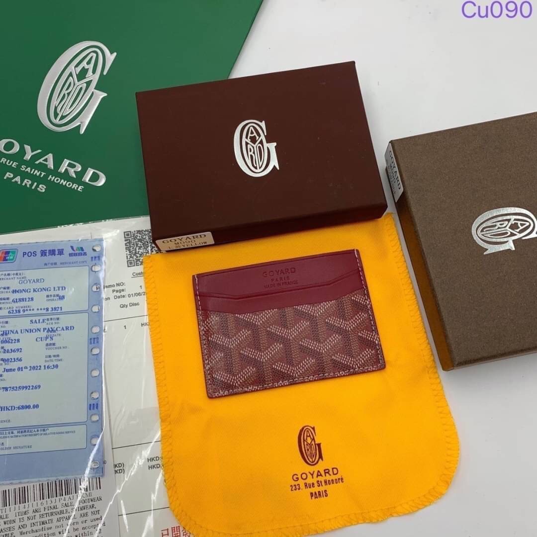 GOYARD Card Holder กระเป๋าใส่การ์ดรุ่นแบน ใช้ง่าย ใส่บัตรได้เยอะ (ใส่ซ้อนกันเลยจ้า) ด้านบนใส่แบงค์พับครึ่งได้นะคะ ดีมาก ผู้ชายก็ชอบ ผู้หญิงก็ชอบ