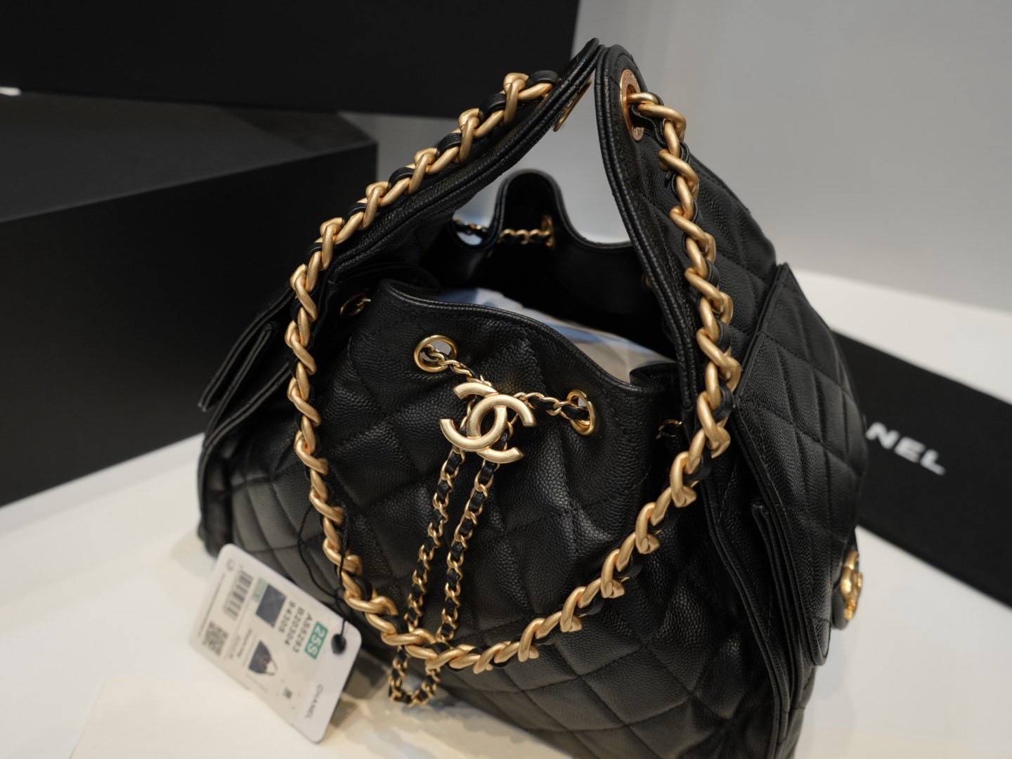 TOP ORI หนังแท้ | CHANEL 25 Small Handbag Spring-Summer 2025 กระเป๋าสะพายรุ่นใหม่สุดฮอตแห่งปี หนังแท้ลายเกรน ที่สุดแห่งความไอคอนิก มาพร้อมใบเล็ก อะไหล่สีทองสวยหรู