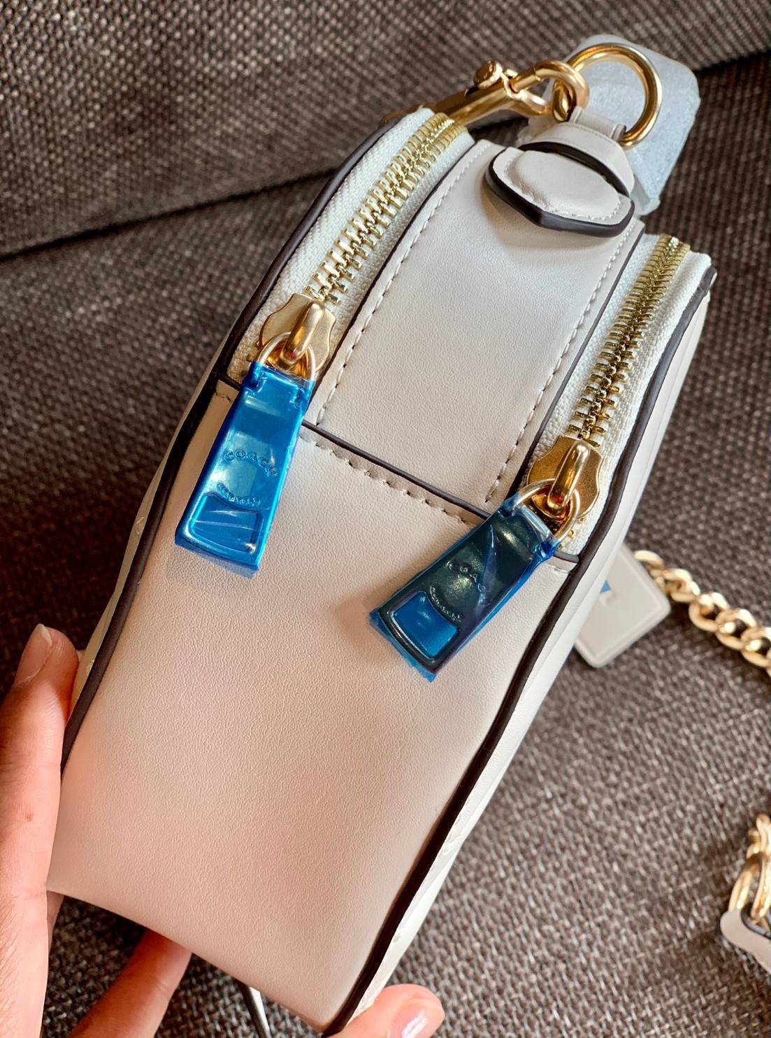 COACH HEART CROSSBODY BAG ((C5118//C5119)) 💥Limited edition หลงรักแน่นอน💋 พร้อมส่งที่ไทยก่อนใครวันนี้! ✔️กระเป๋ารูปหัวใจน่ารักมากๆค่ะ หนังแท้อย่างดีสวยงาม