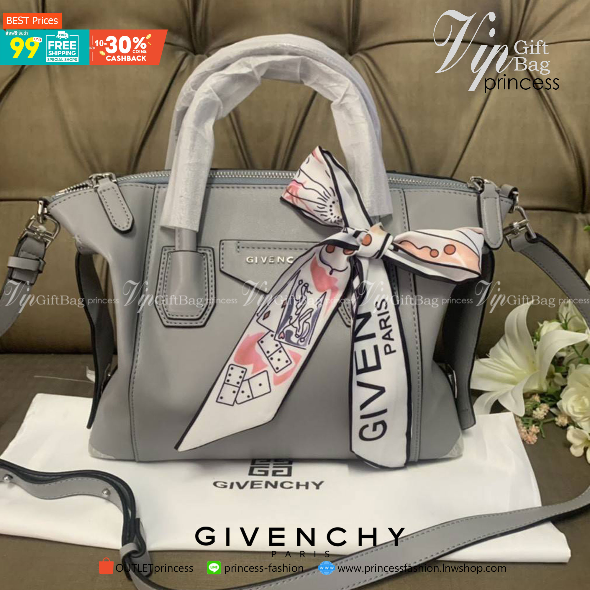 Givenchy Antigona Soft Small Leather Bag เข้ารอบใหม่ ราคาดีต่อใจ .. ไม่มีไม่ได้แล้ว! กระเป๋ารุ่น Iconic อย่าง Antigona Soft รุ่น "Classic" **มาพร้อมผ้าผูกโบว์ น่ารักมากมาย ประดับด้วยสัญลักษณ์ของแบรนด์ Givenchy ด้านหน้า **อะไหล่เงิน ไอเท็มยอดฮิตท