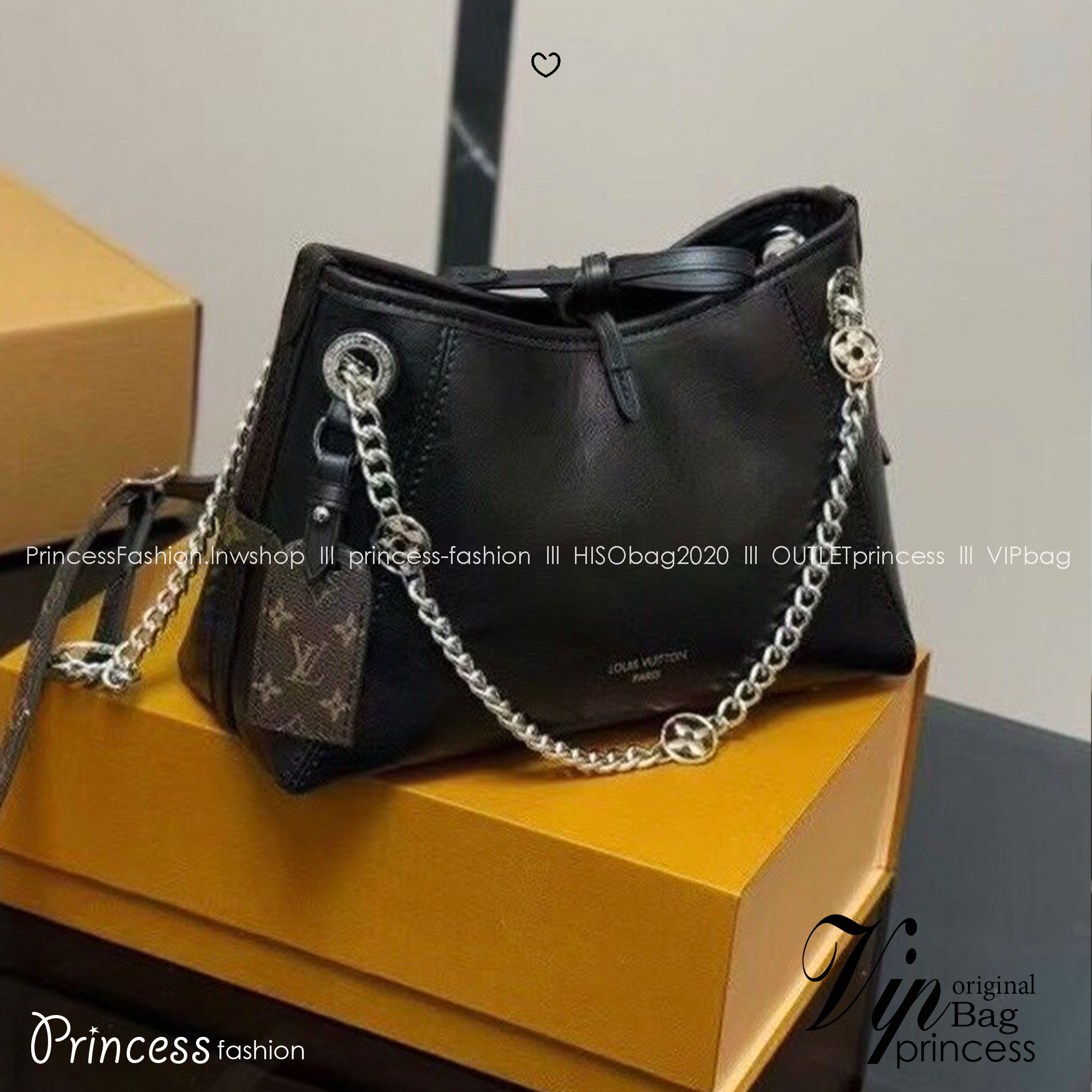 LV CarryAll Vibe BB ใหม่ล่าสุด กระเป๋าสะพายทรงโท้ทไซส์เล็ก สวยหรูดีไซน์เรียบง่ายคลาสสิค ดูผู้ดี รูปทรงสวยตลอดกาล ใช้ได้กับทุกลุค ทุกโอกาส