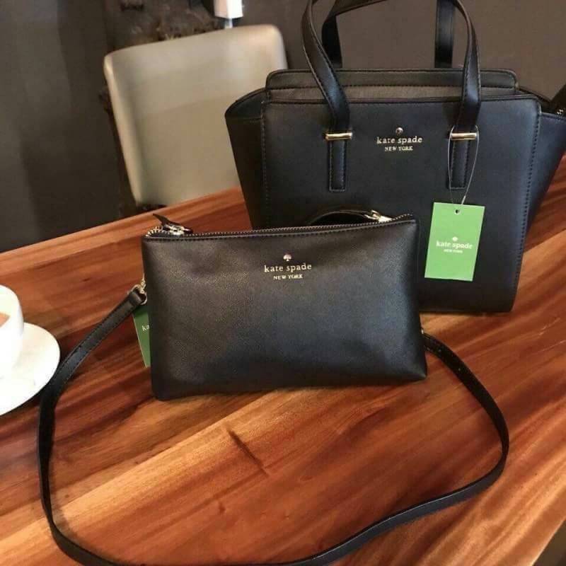 ของแท้ 💯% KATE SPADE NEW YORK กระเป๋าสะพายขนาดน่ารัก หนังนิ่ม มีช่องใส่ของถึง2ช่อง ด้านในแบ่งใส่ของได้เป็นสัดส่วนใส่ iphone6+ได้