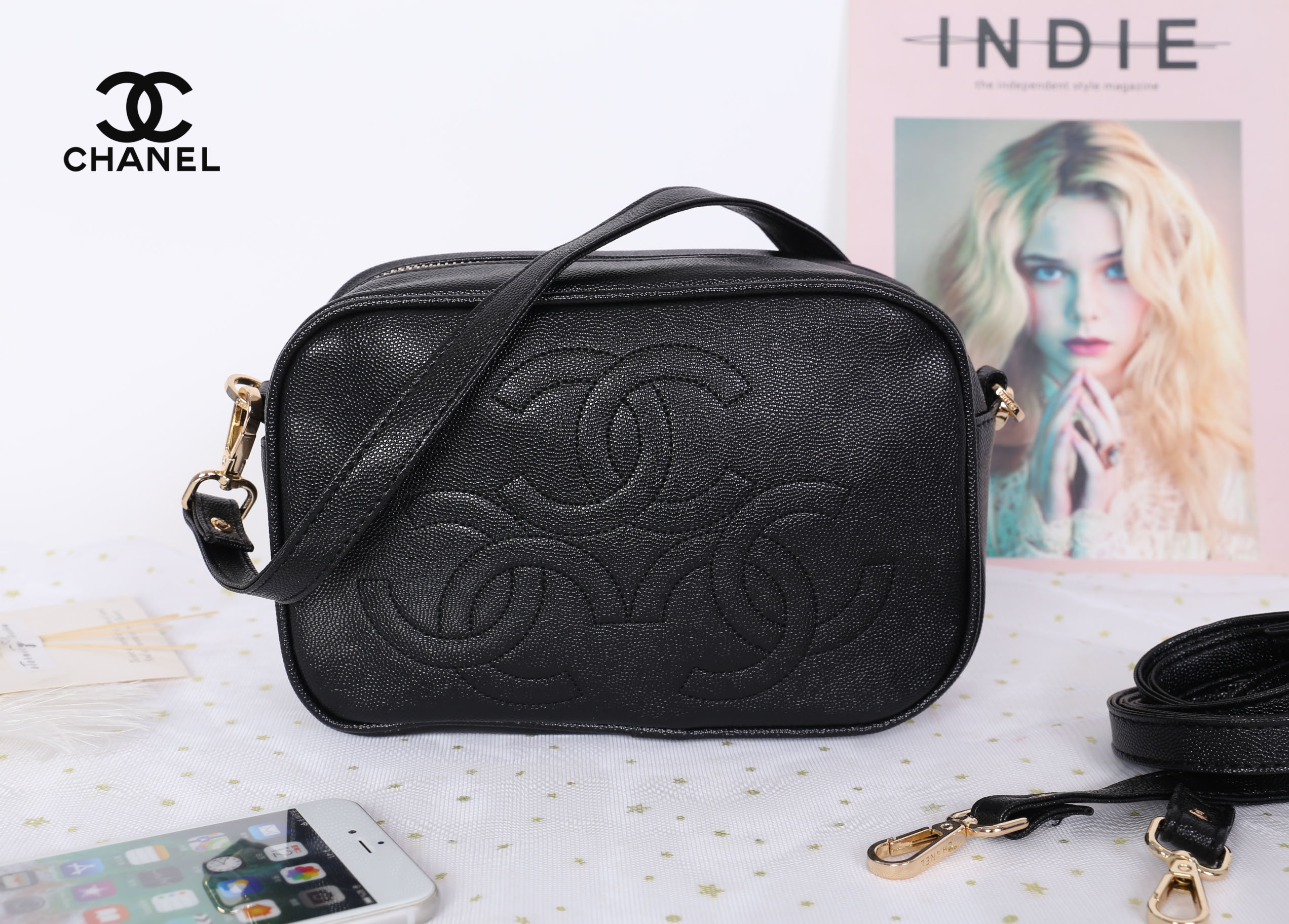 CHANEL Caviar Handbag Crossbody bag / Chanel Shoulder Bag With 2Straps กระเป๋าสะพาย หนังลายคาเวียร์ทั้งใบด้านหน้ามีโลโก้แบรนด์